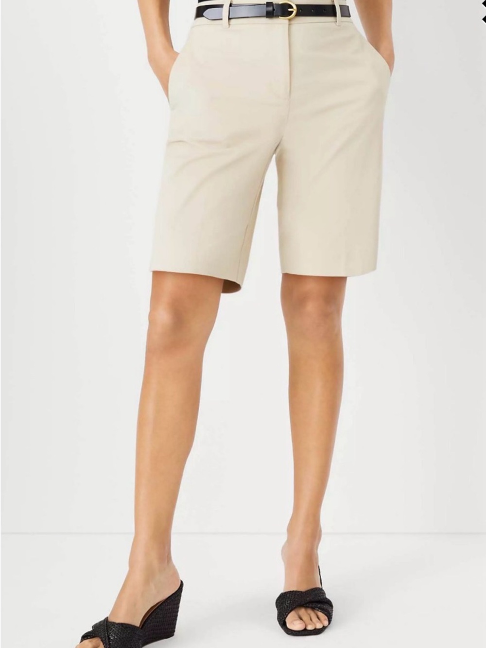 Ann Taylor Boardwalk Bermuda light tan size 10